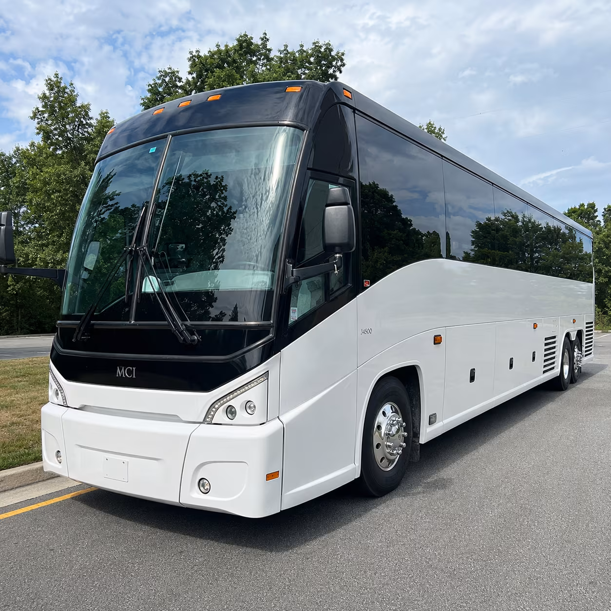 charter buses to uw husky football and basketball games