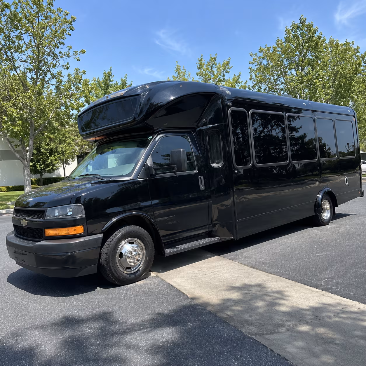renton 15 passenger party bus