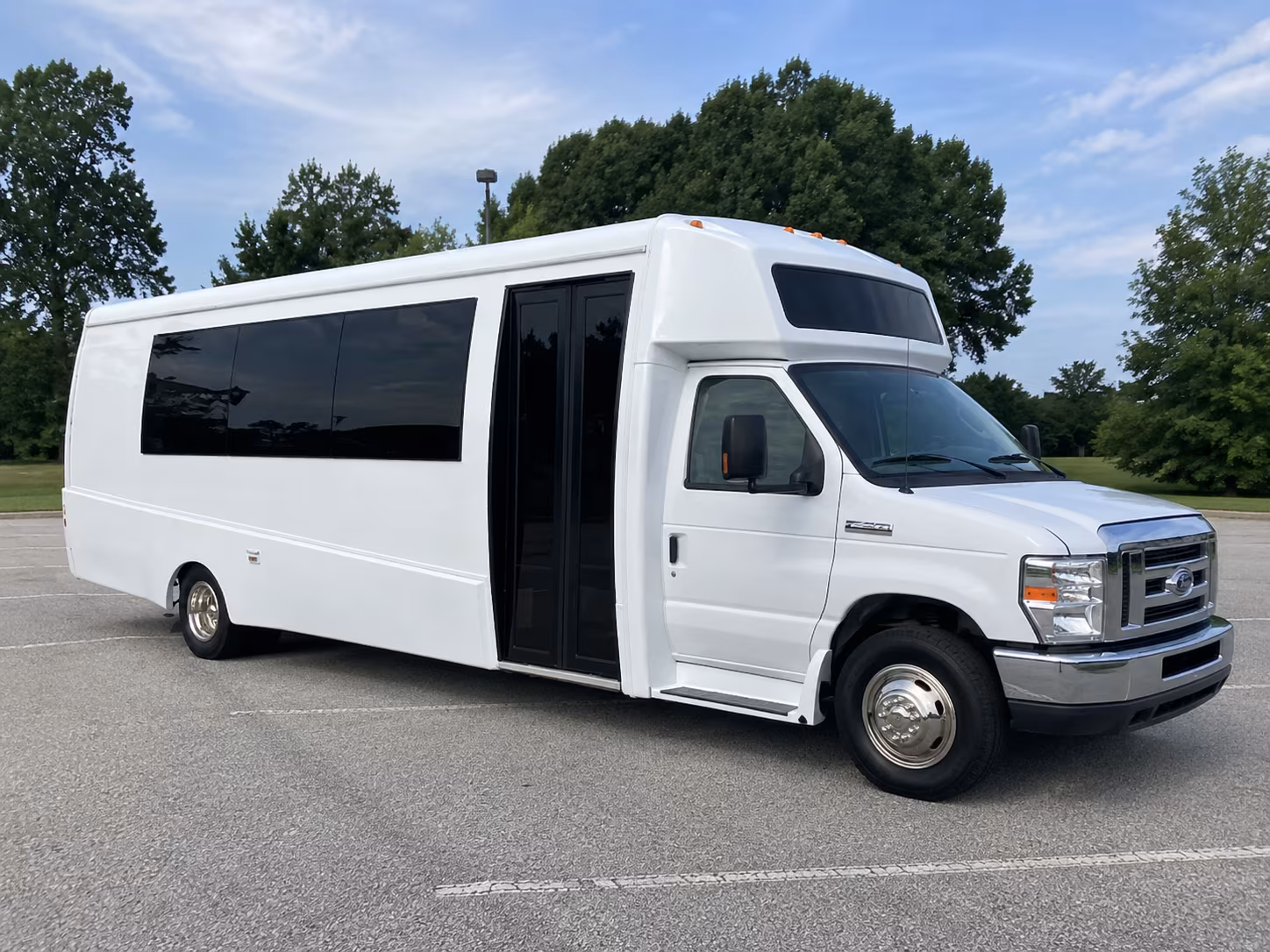 renton 18 passenger party bus
