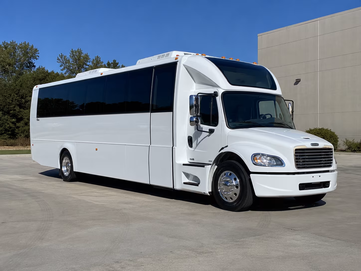 renton 28 passenger party bus